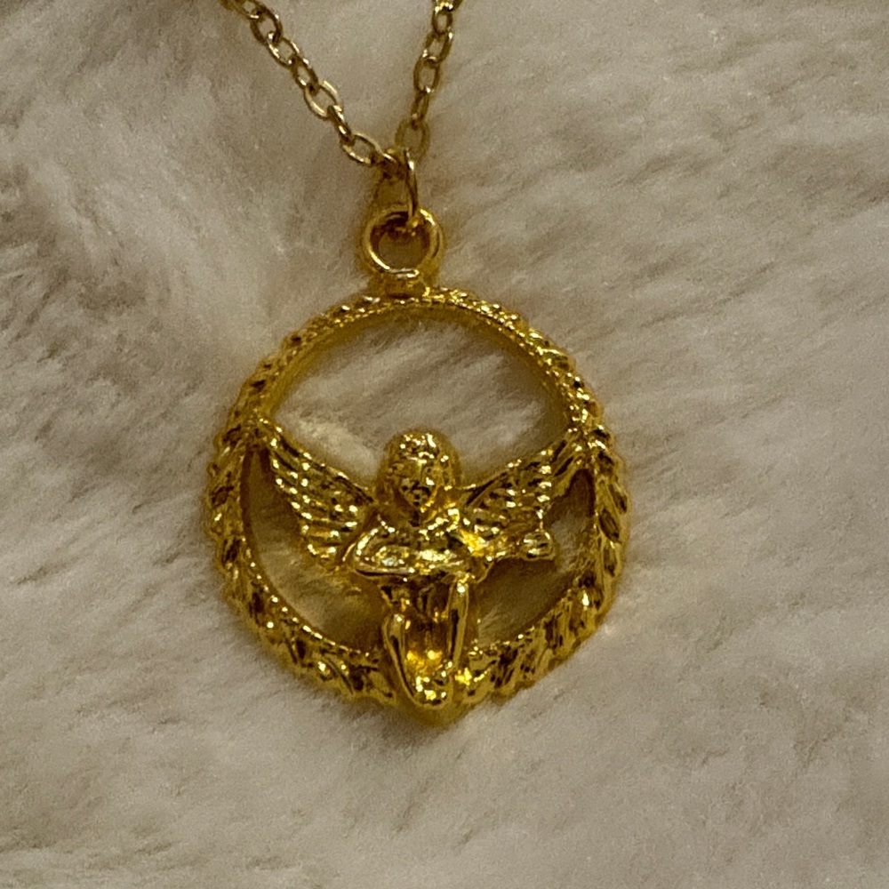 NWOT Gold Guardian Angel Pendant Necklace - Women Jewelry